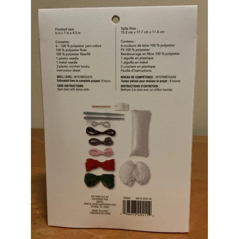 Loops & Threads Christmas Crochet Kit, Snowball The Kitty,‎ NIB